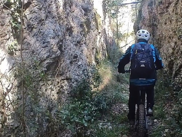 Volta a la Serra de Picancel i el castell de Roset