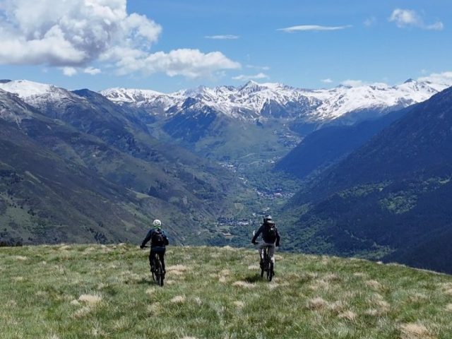 Pedalant per les pastures de Mijaran: Montpuis, Pomarola, Horno i Sarrahèra